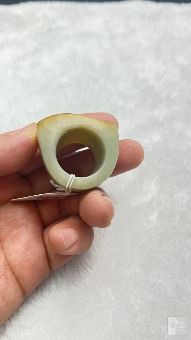 和田玉留皮马鞍形扳指 - 图6